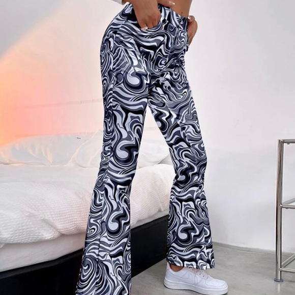 Groovy Print Flare Pants 🕺 - Picture 2 of 3